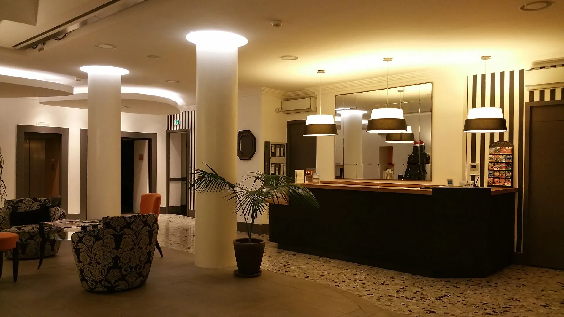 Hotel Raymond 4 Τουλούζη 3*,